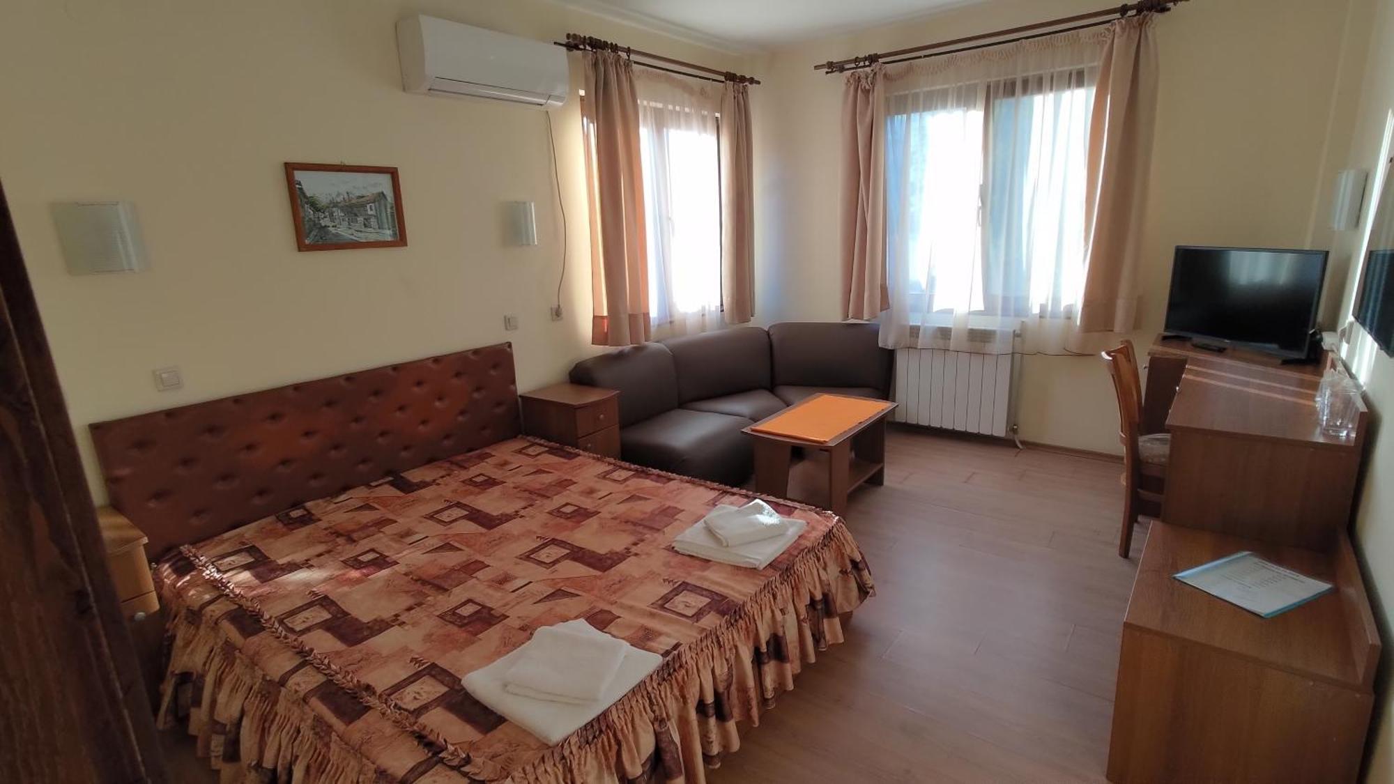 Medic Hotel Sofia Exteriör bild
